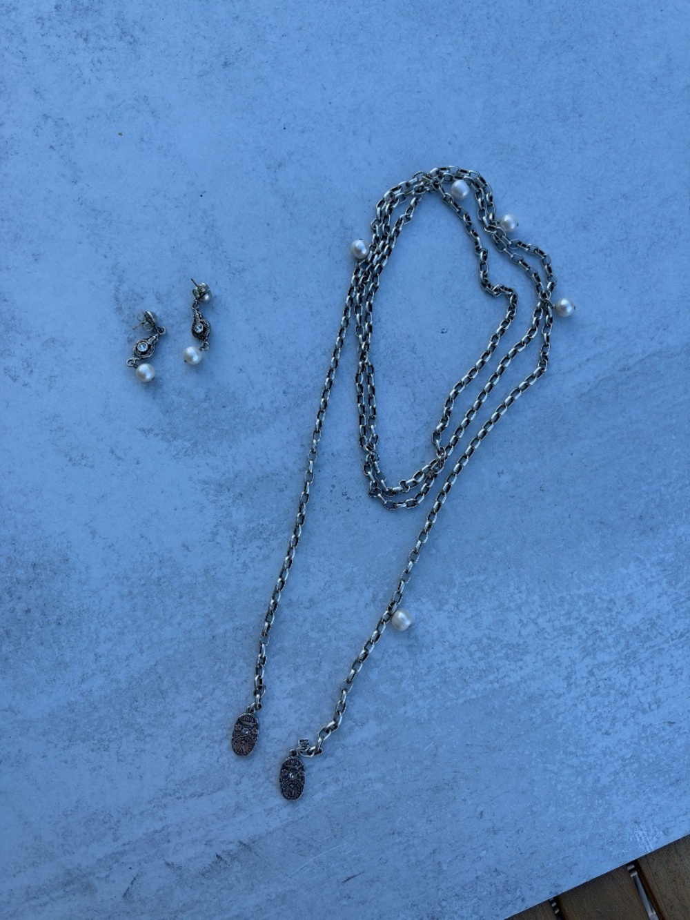 Jennifer Ponson Jewelry set - Silver rope pearl necklace and earrings